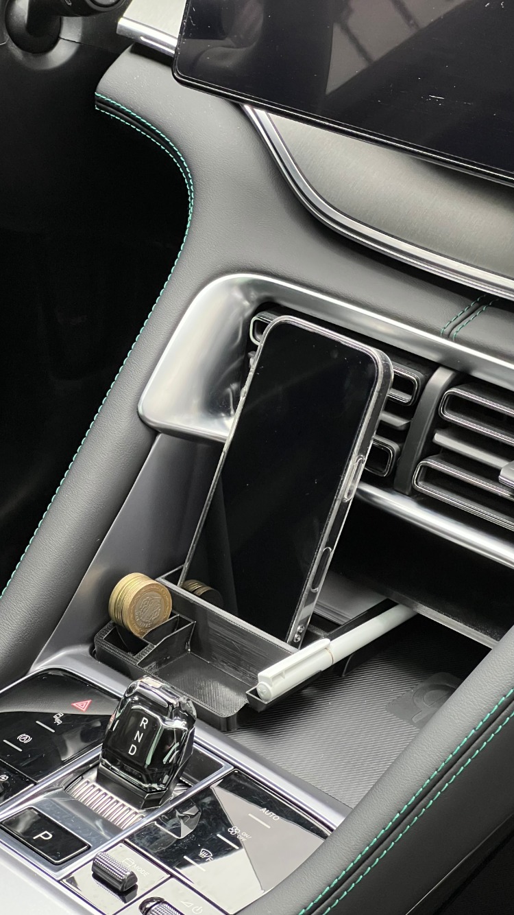 BYD Seal / Seal U-DMi Kablosuz Şarj Alanı Organizer – Telefon Standlı, Kalemlikli Düzenleyici