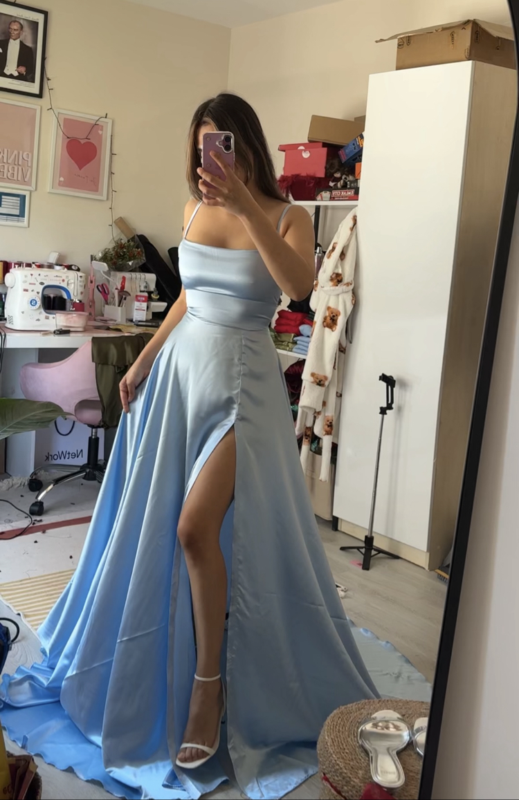 Saten askılı elbise