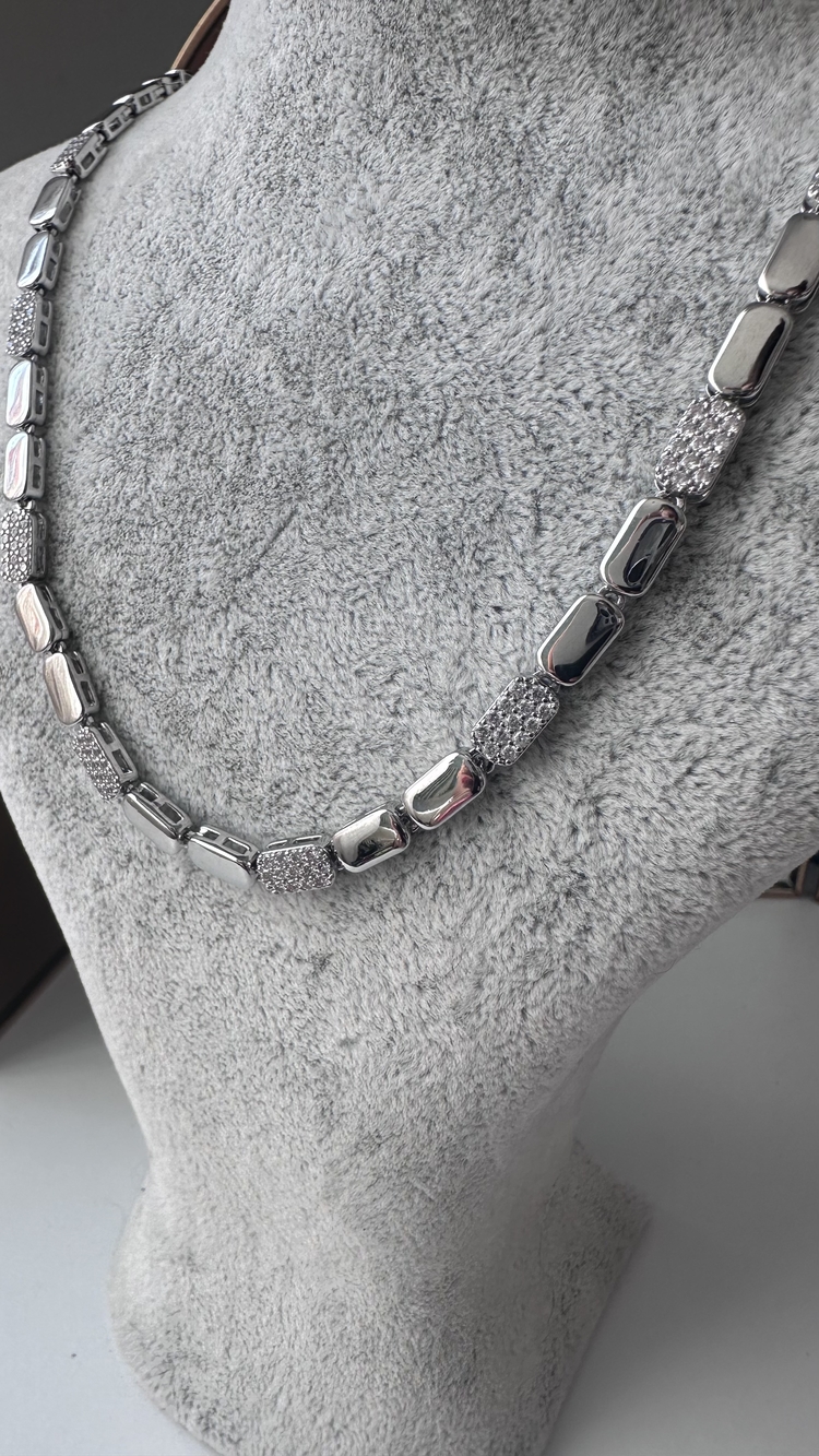 Taşlı silver renk sıralı Kolye
