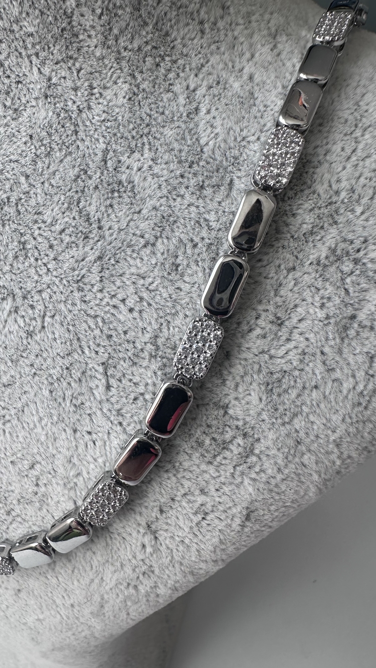Taşlı silver renk sıralı Kolye