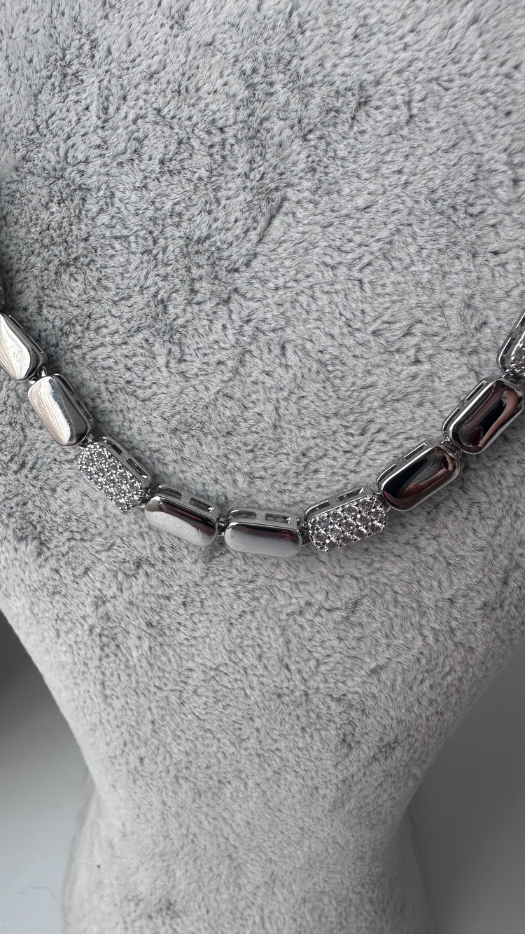 Taşlı silver renk sıralı Kolye