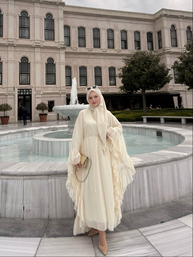 Fırfırlı abaya krem ön sipariş