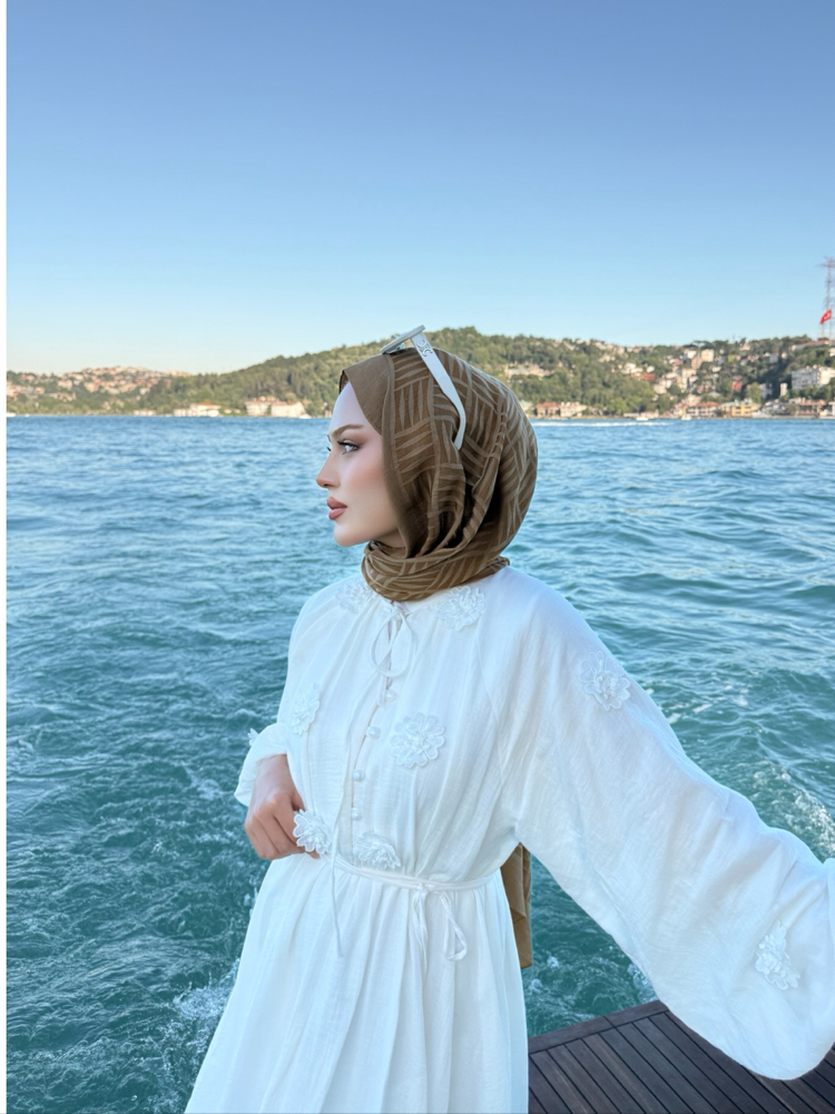 gül detaylı pamuklu keten astarlı elbise beyaz