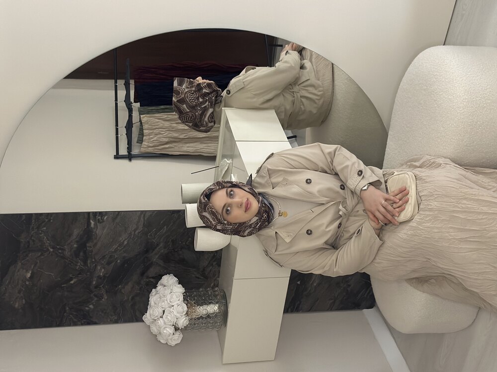 Kırışık Etek-Taş