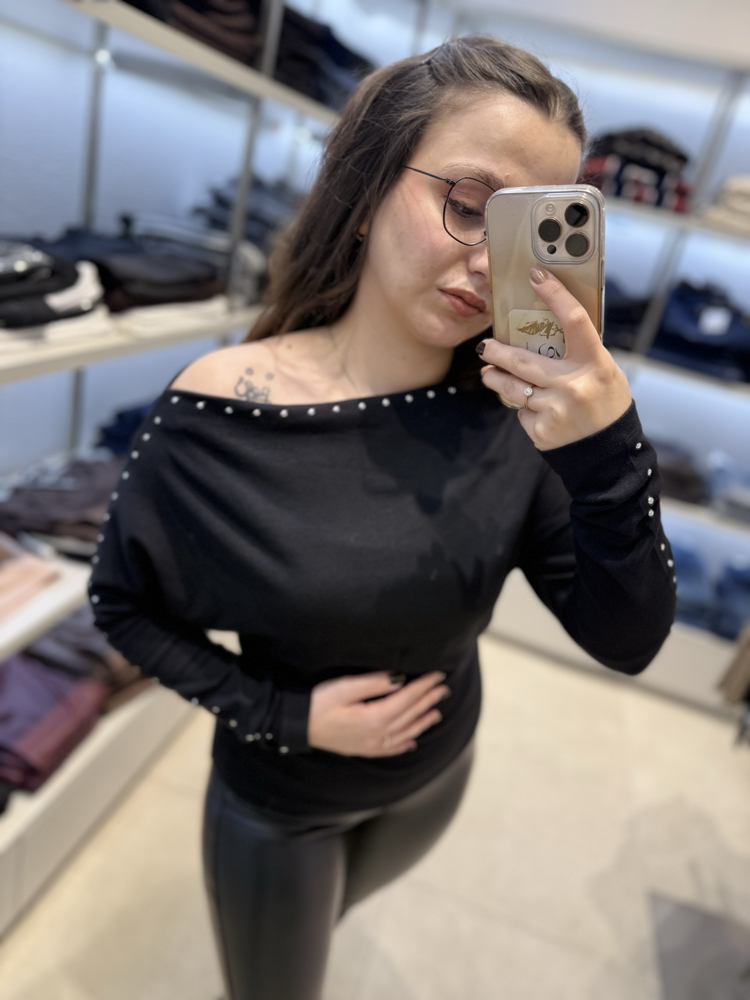 ZR MODEL TAŞLI BLUZ