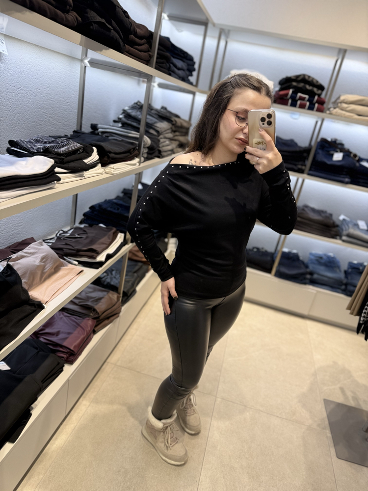 ZR MODEL TAŞLI BLUZ