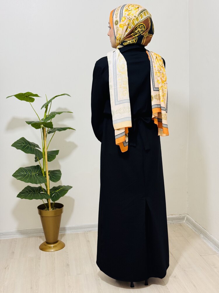 GOLD DÜĞME DETAYLI SİYAH ELBİSE