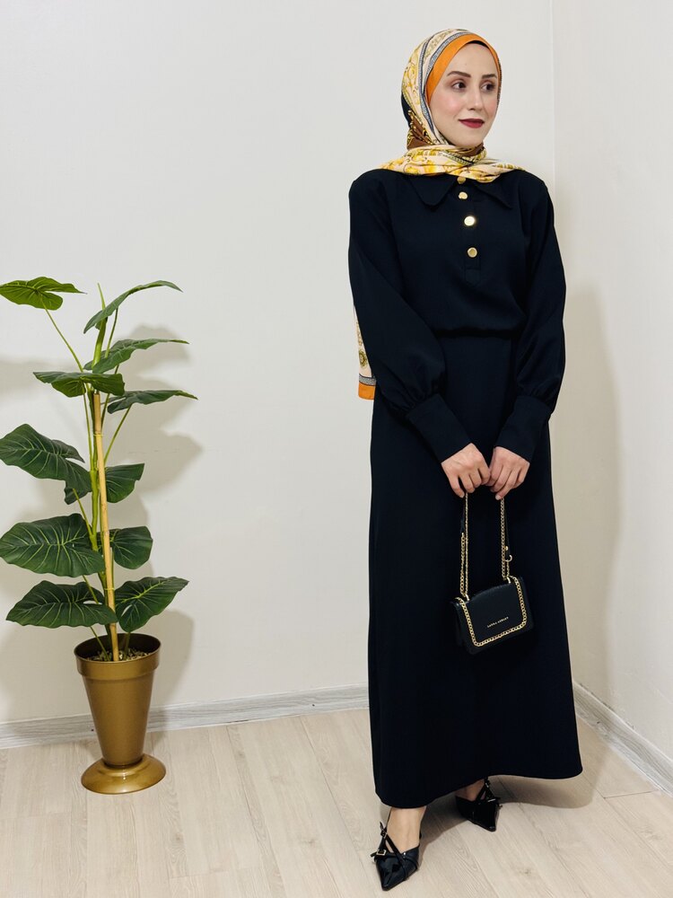 GOLD DÜĞME DETAYLI SİYAH ELBİSE