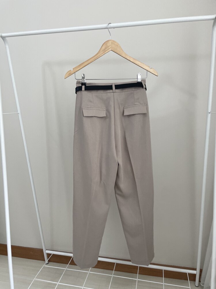 KEMERLİ KUMAŞ PANTOLON