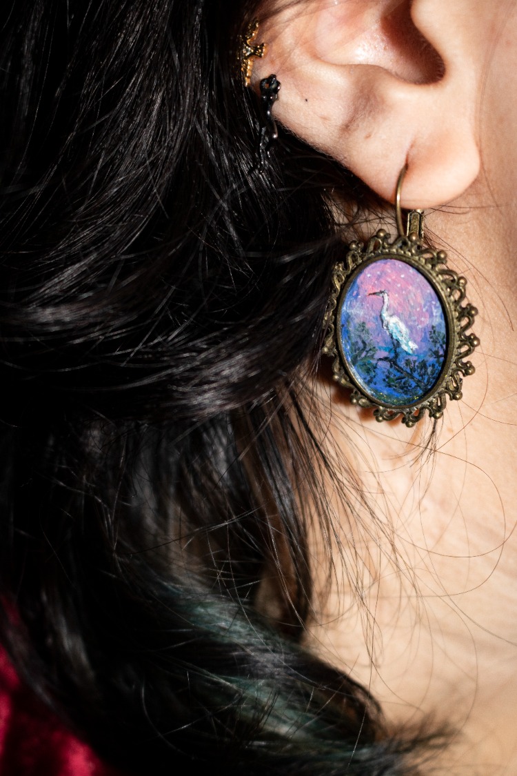 Hand-painted pair of mismatched earrings - Crane and snowy mountain