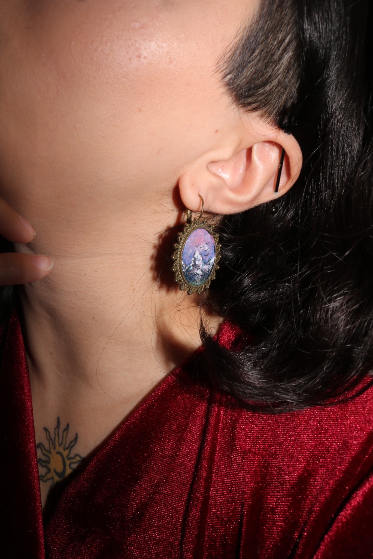 Hand-painted pair of mismatched earrings - Crane and snowy mountain