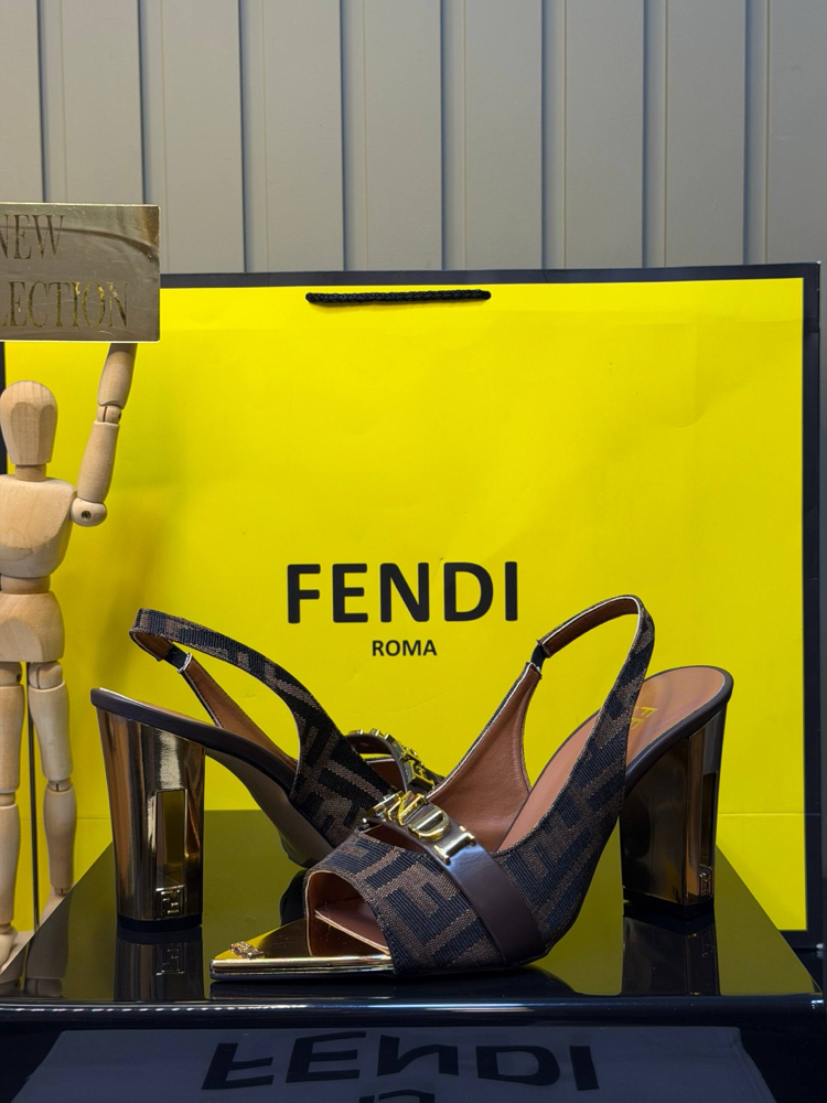 FENDİ İTHAL TOPUKLU AYAKKABI