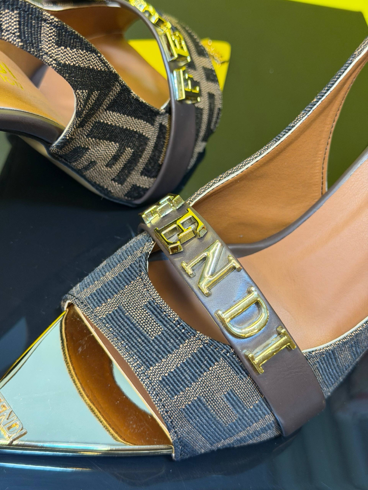 FENDİ İTHAL TOPUKLU AYAKKABI
