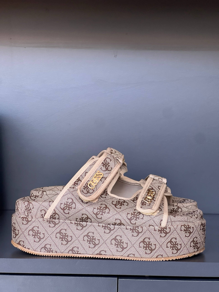 GUESS İTHAL PLATFORM TERLİK 
