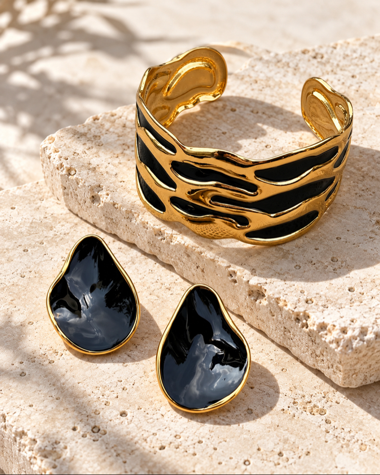 Noir Wave Bangle