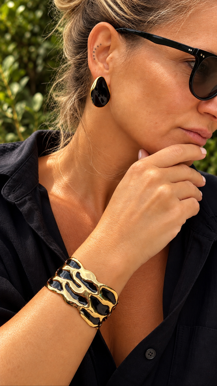 Noir Wave Bangle