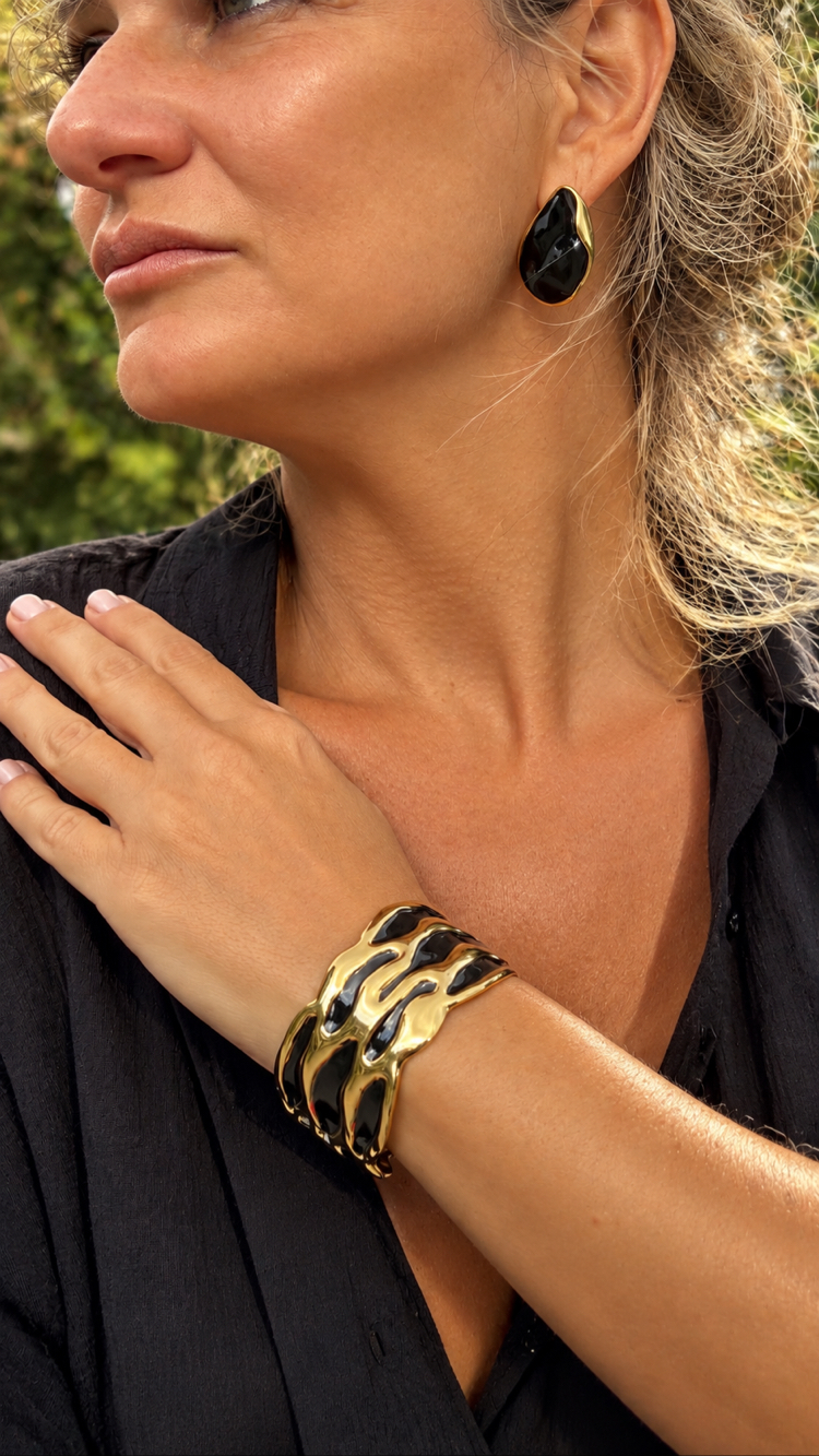 Noir Wave Bangle