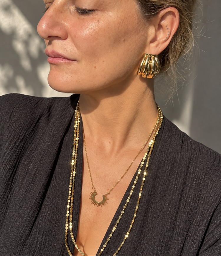 Sculpt gold Earring