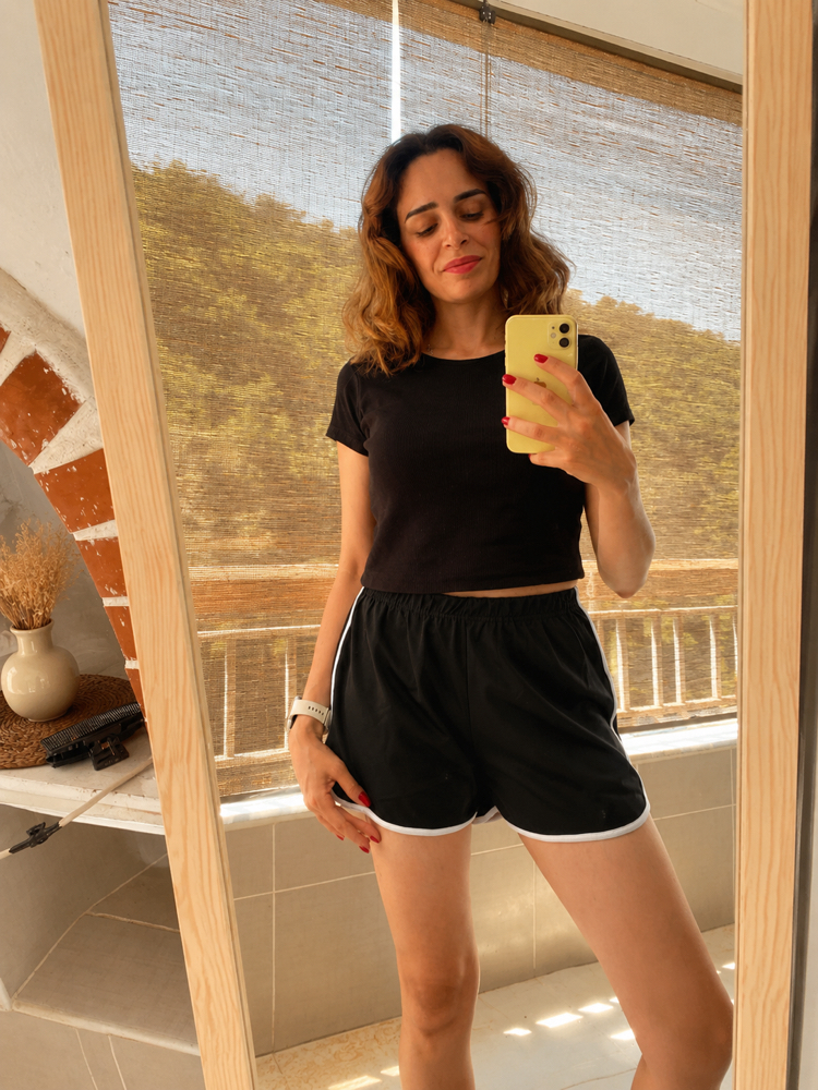 Siyah spor şort