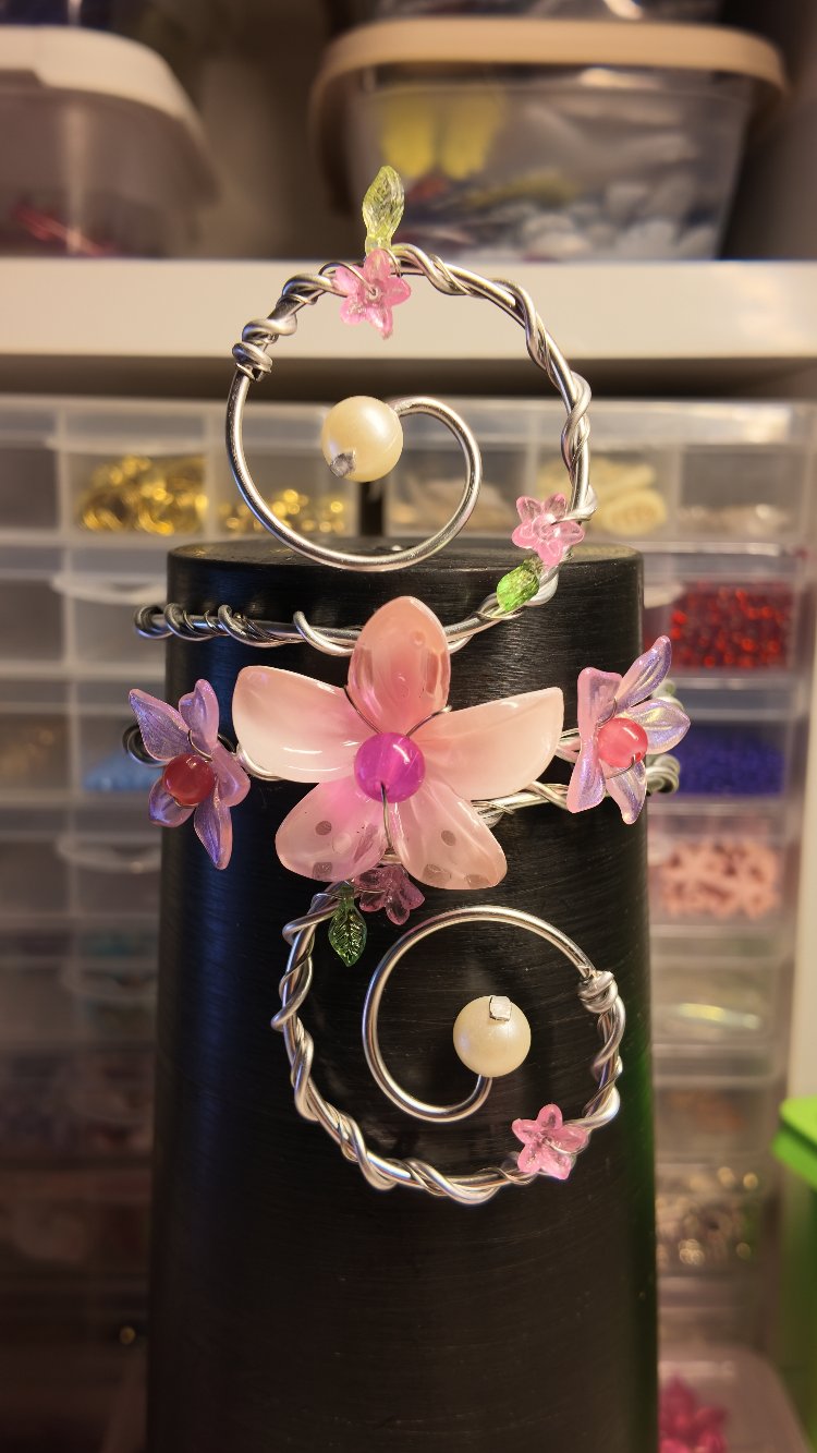 Pembe Lotus Armcuff