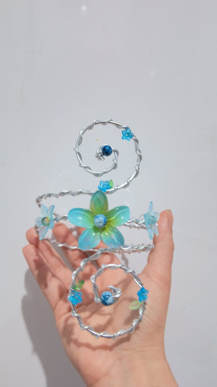 Mavi Lotus Armcuff