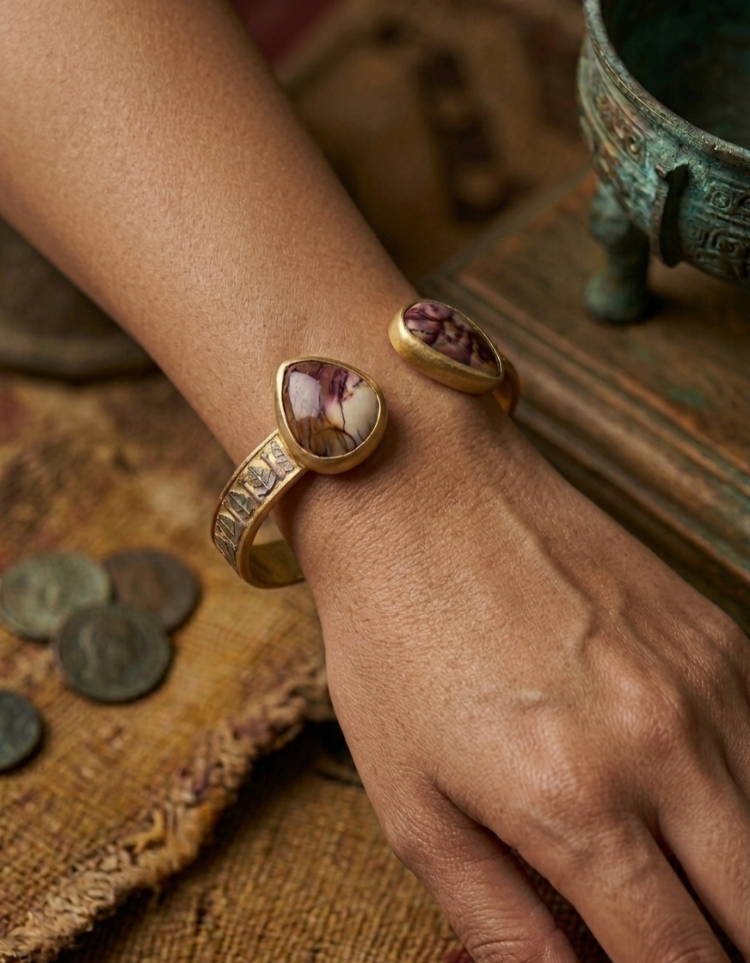 Nefertari Crown Cuff