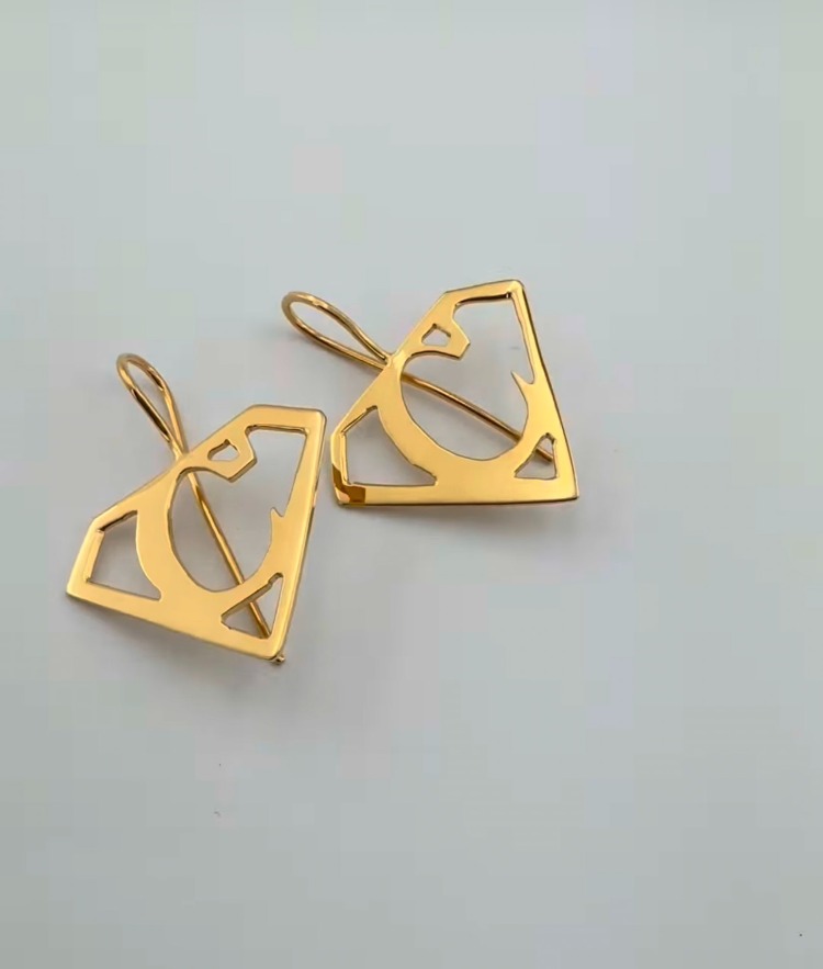 Diamond Letter Earring ( İsteğe göre size özel harf ile tasarlanır)