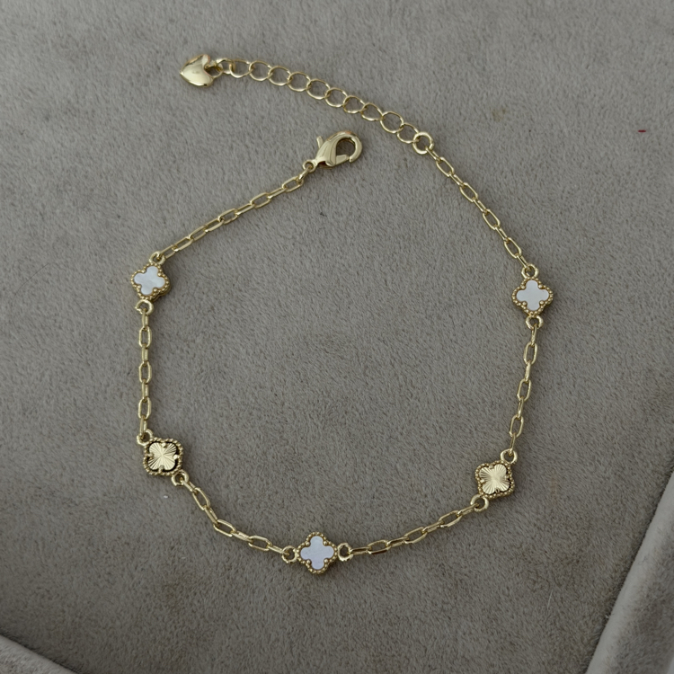 Altın kaplama”Cm”bir Sedef bir gold renk mini yonca bileklik 