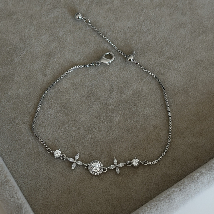 Silver mekanizmalı flowers bileklik