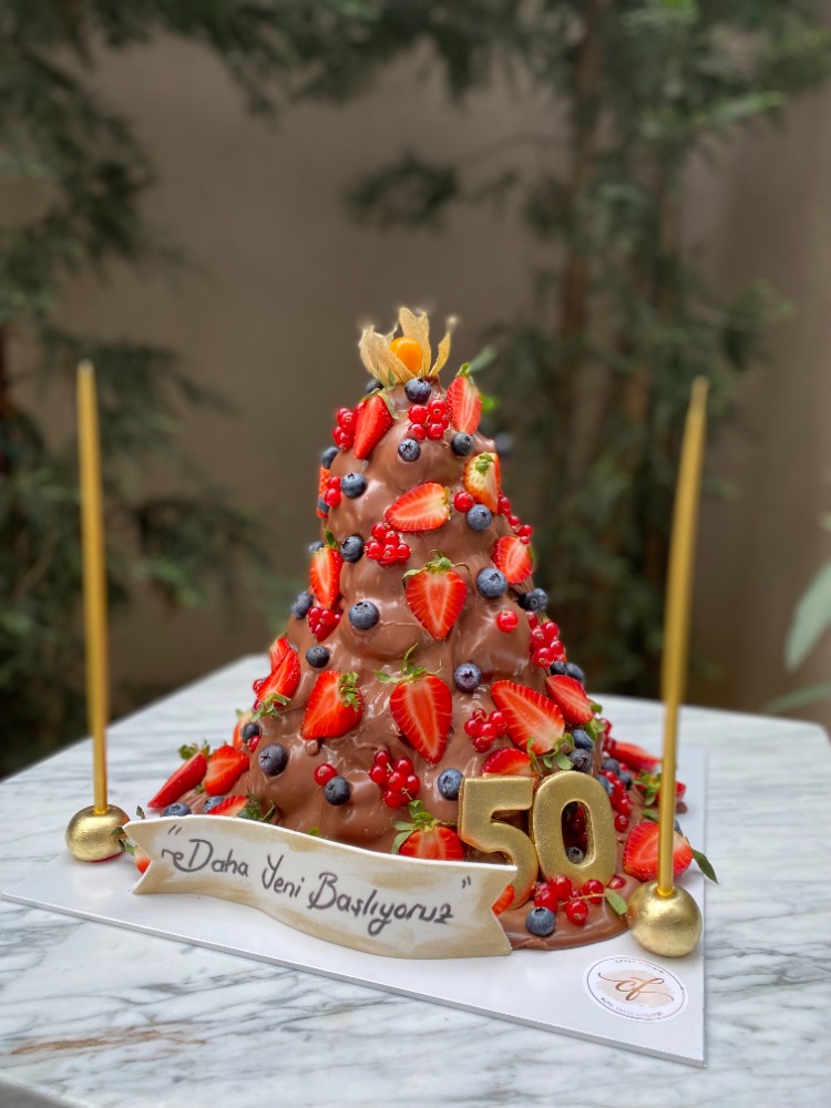 18-20 Kişilik Profiterol Kulesi 
