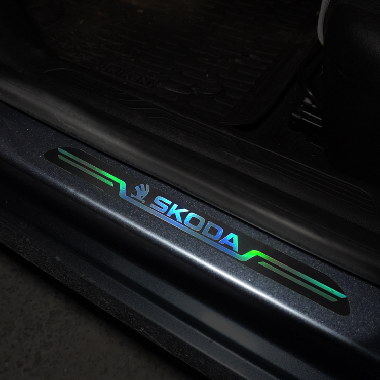Skoda Aynalı Kapı Eşiği (4 Adet)