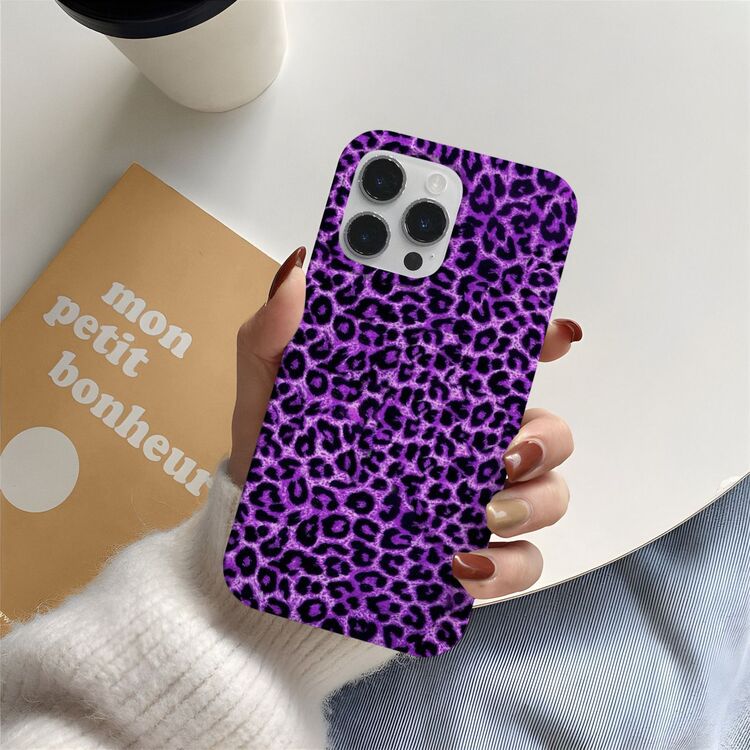 mor desenli leopar kılıfı