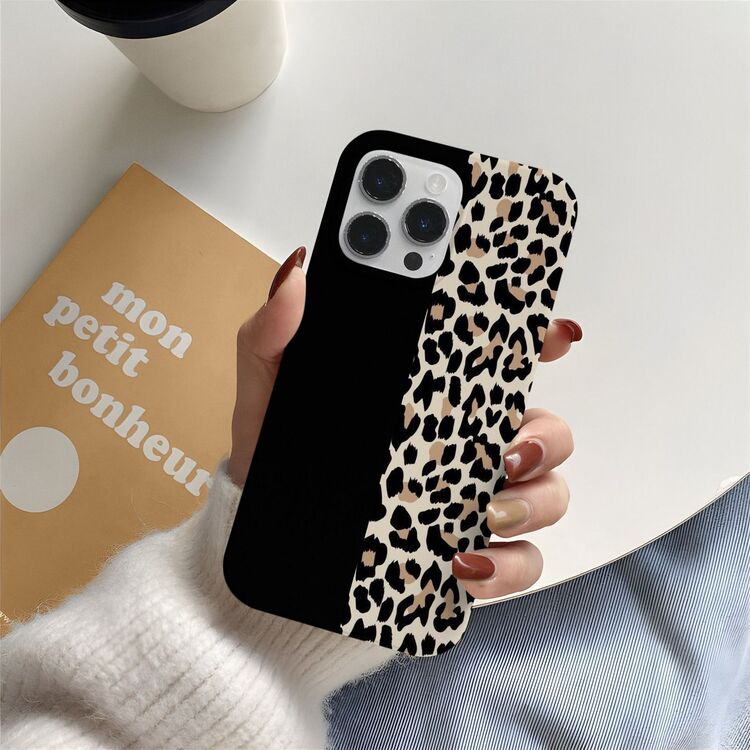 Siyah leopar desenli kılıfımiz 