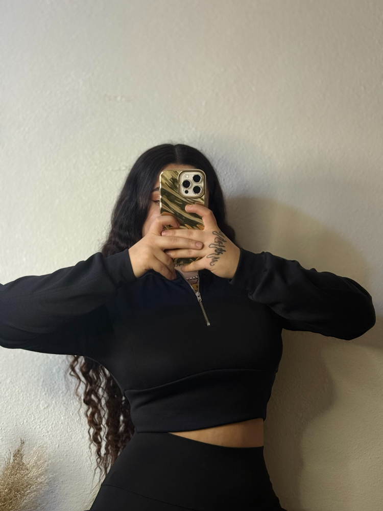 Yarım fermuarlı siyah crop sweetshirt