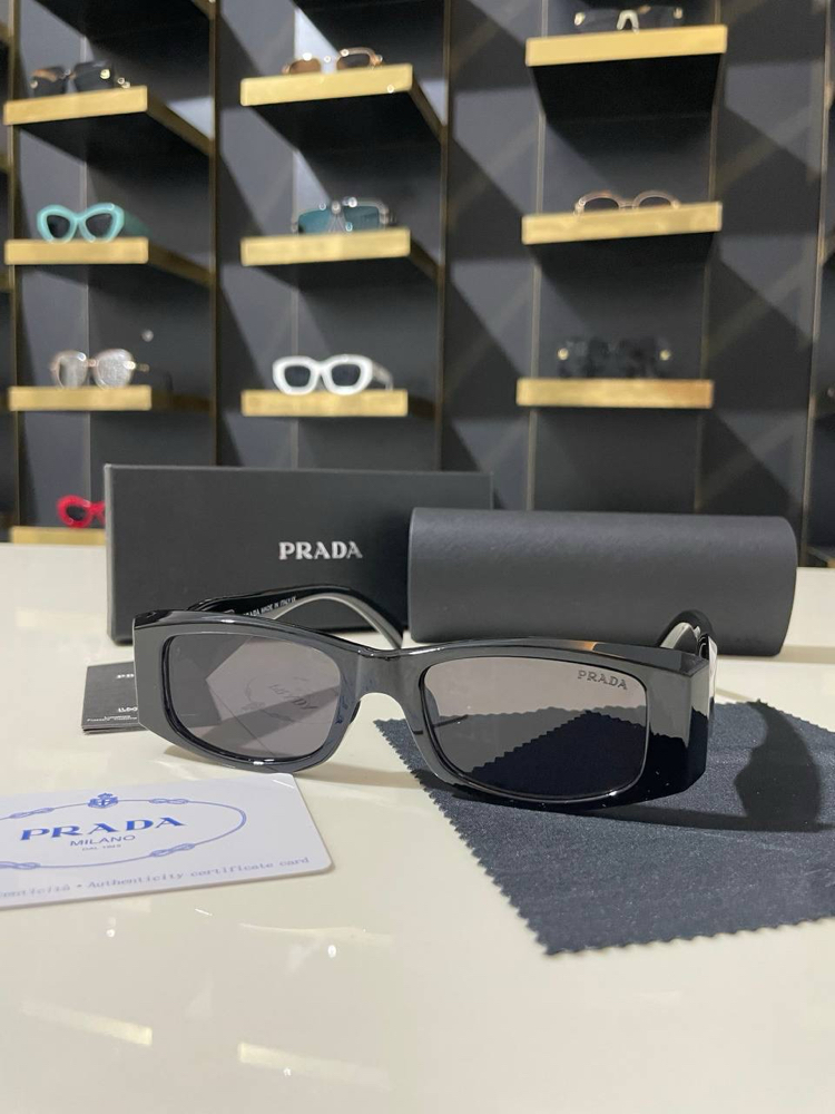 Prada siyah kadın güneş gözlüğü