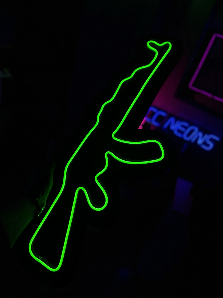 AK-47 yeşil neon