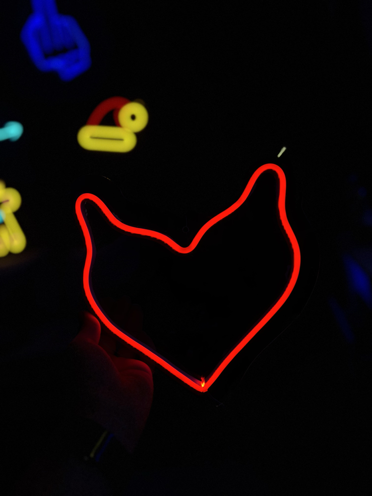 Şeytansı Neon kalp ♥️