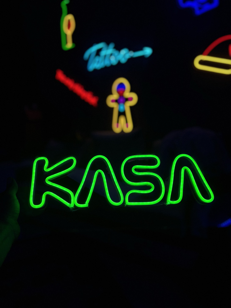 Kasa yazısı pleksi neon