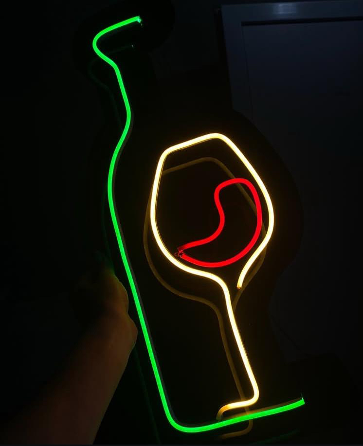 Neon şarap şişesi pleksi