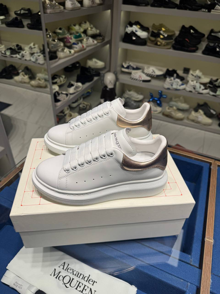 Alexander McQueen 