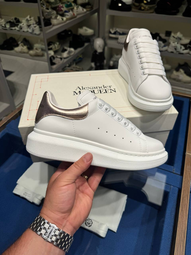 Alexander McQueen 