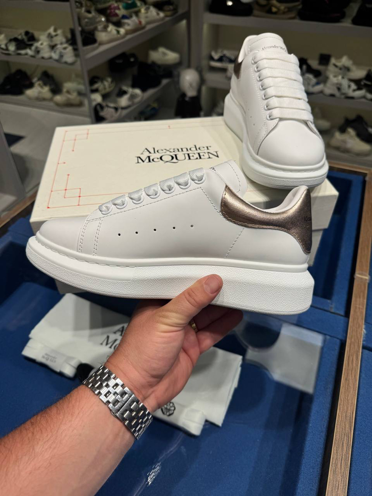 Alexander McQueen 