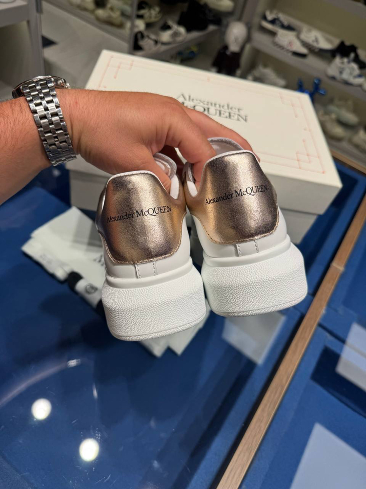 Alexander McQueen 