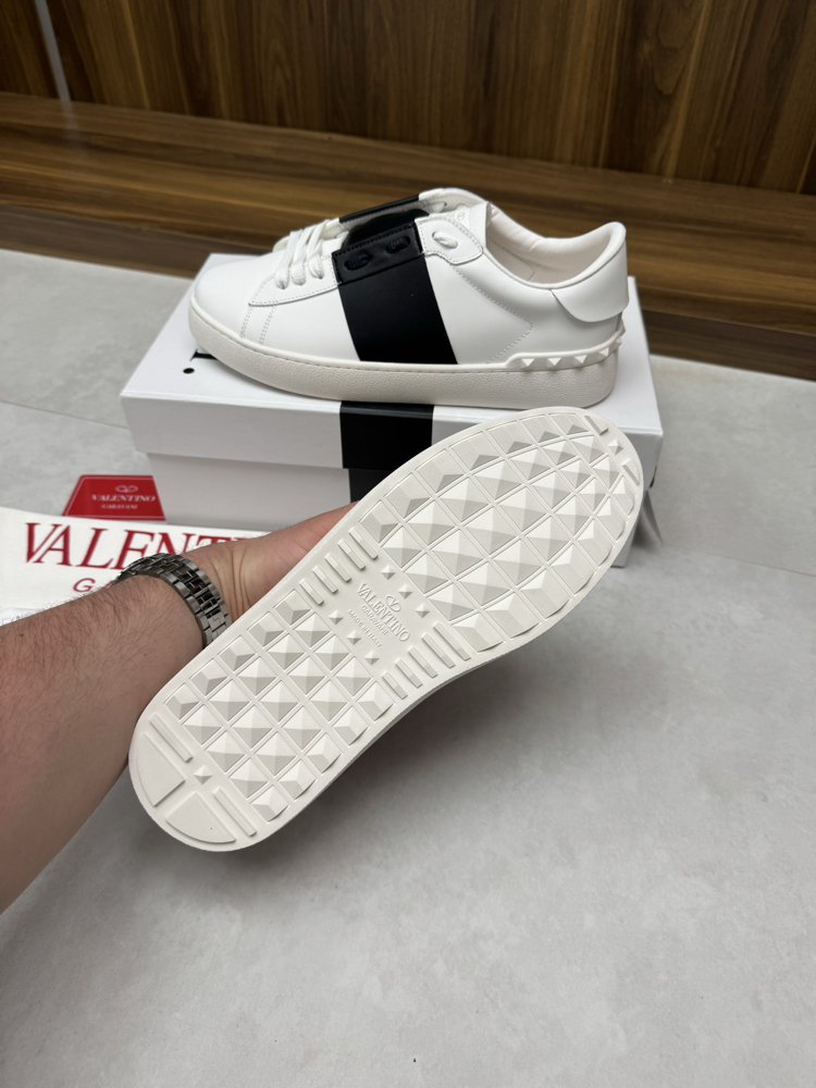 Valentino Garavani Unisex 
