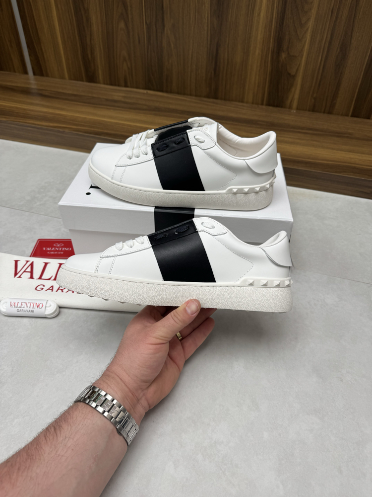 Valentino Garavani Unisex 