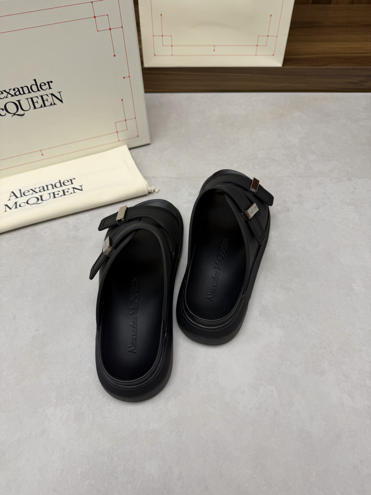 Alexander McQueen 