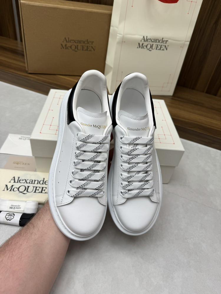 Alexander McQueen 