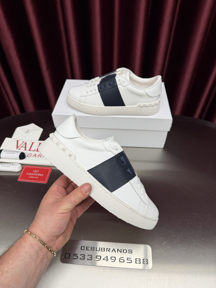 Valentino Garavani Lacivert