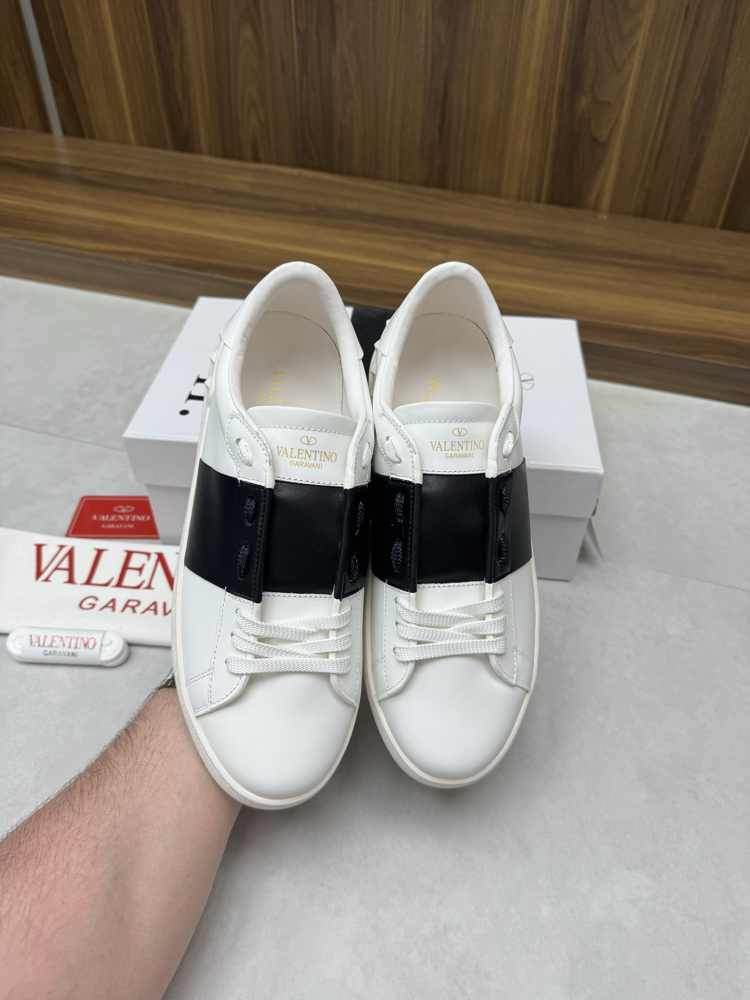Valentino Garavani Unisex 