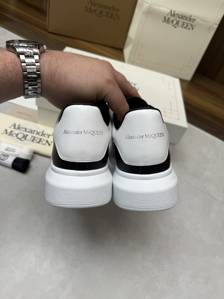 Alexander McQueen 